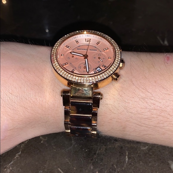 Rose gold Tortoise shell Michael Kors watch - Picture 4 of 4